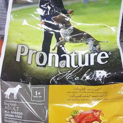 Фото сухого беззернового полнорационного корма «Пронатюр Холистик» с уткой и апельсином для взрослых собак всех пород и размеров от 1 года