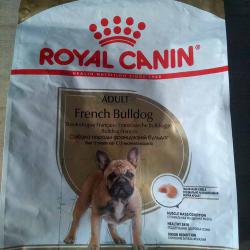 Фото мешка сухого полнорационного корма «Роял Канин» для взрослых собак породы французский бульдог с 12 месяцев