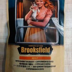 Фото консервированного полнорационного корма «Бруксфилд» с кроликом в соусе для взрослых кошек