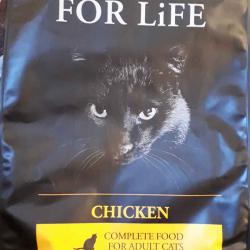 Фото сухого полнорационного корма «Фитмин Фор Лайф» — «Для жизни» с курицей для взрослых кошек