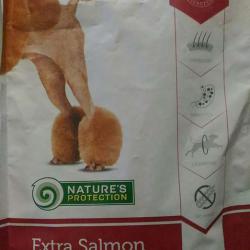 Фото сухого полнорационного корма «Нейчас Протекшн» с лососем для взрослых собак всех пород и размеров